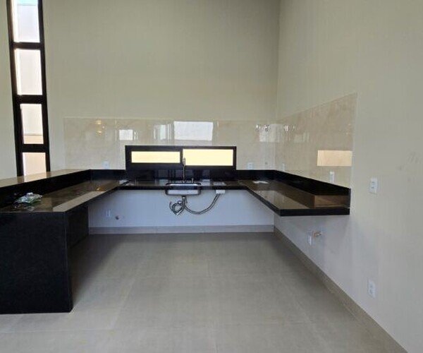 Casa de Alto Padrão no Condomínio Village do Campo – Conforto, Sofisticação e Lazer Completo