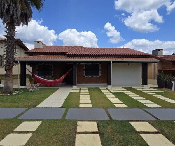 Casa – Condomínio Altos da Serra - F