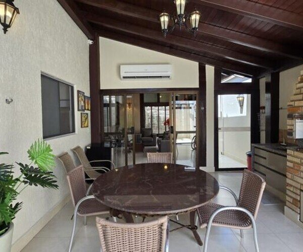 Casa – Condomínio Altos da Serra - F