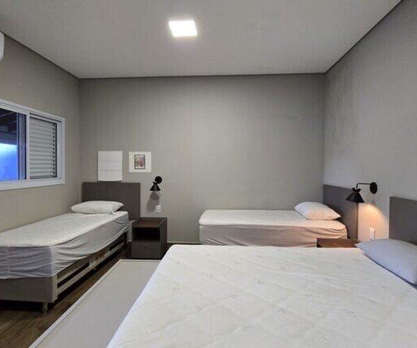 Casa – Bairro Bom Clima - F