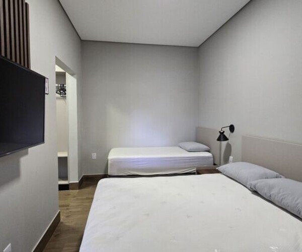 Casa – Bairro Bom Clima - F