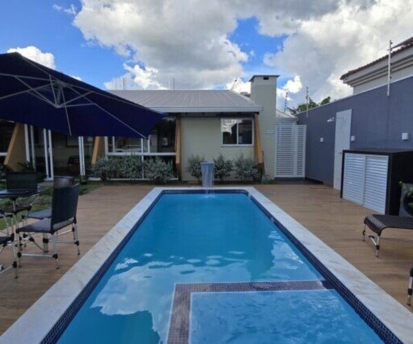 Casa – Bairro Bom Clima - F