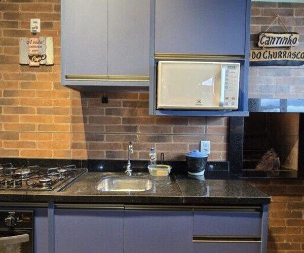 Casa – Bairro Bom Clima - F