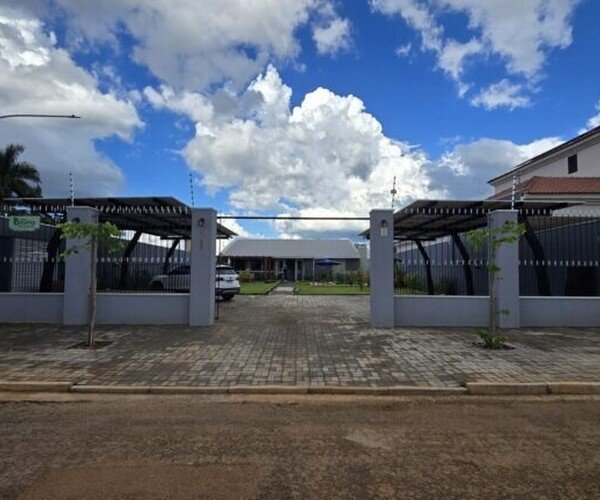 Casa – Bairro Bom Clima - F