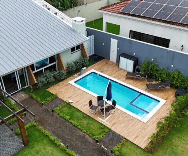 Casa – Bairro Bom Clima - F