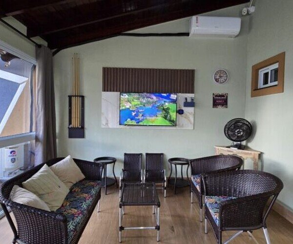 Casa – Bairro Bom Clima - F