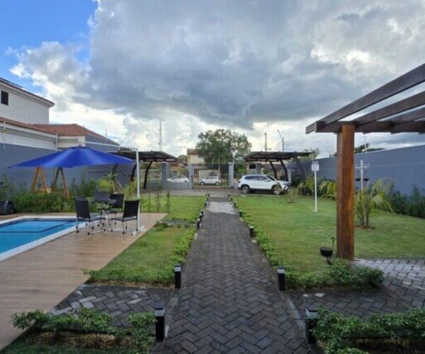 Casa – Bairro Bom Clima - F